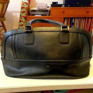 Black Leather APC mid sized purse 🫶